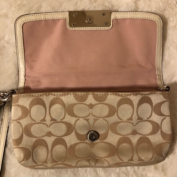 Auth Coach Wristlet - Picture 3 of 4